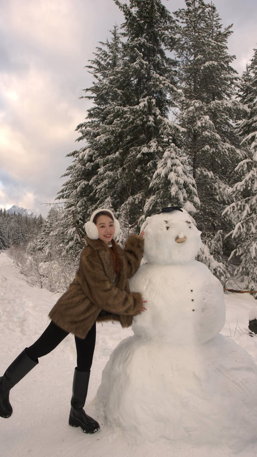 Post 2 by Bella Tsai on Instagram (video)