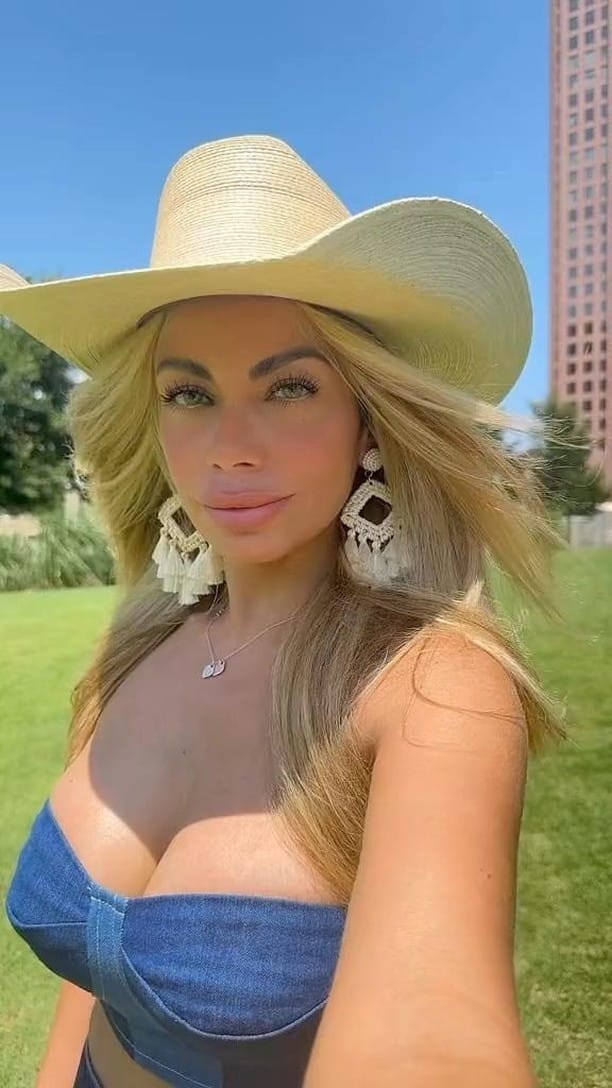 Post 10 by Aileen Montoya |Dallas Creator| on Instagram (video)
