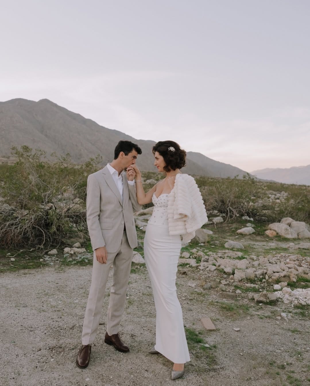 Post 1 by Renata Amazonas - Wedding Photographer on Instagram (carousel)