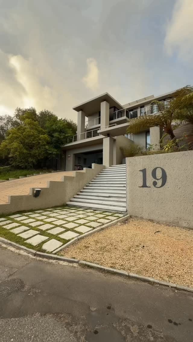 Post 1 by Honourable Herself on Instagram (video)
