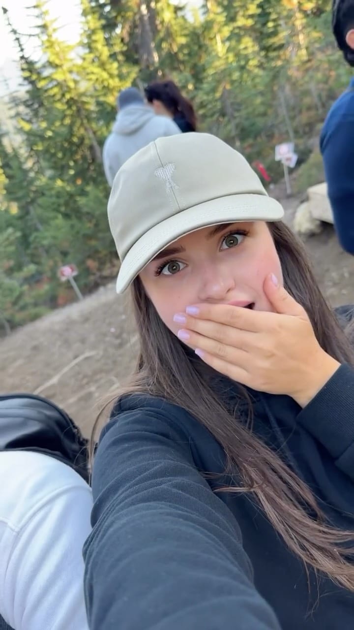 Post 1 by S O F I 🤍 on Instagram (video)
