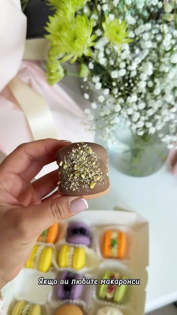 Post 8 by S O F I 🤍 on Instagram (video)