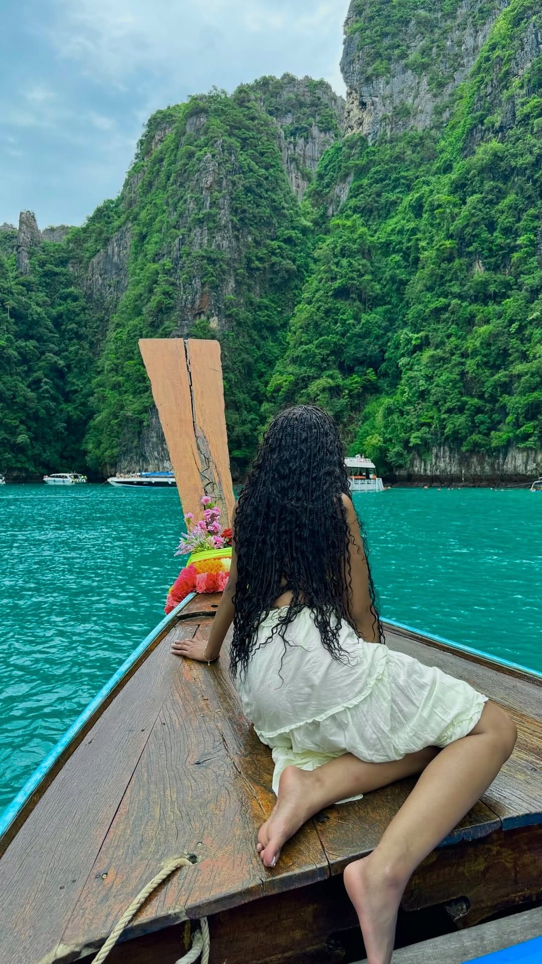 Post 6 by Angelic 🤍 on Instagram (video)