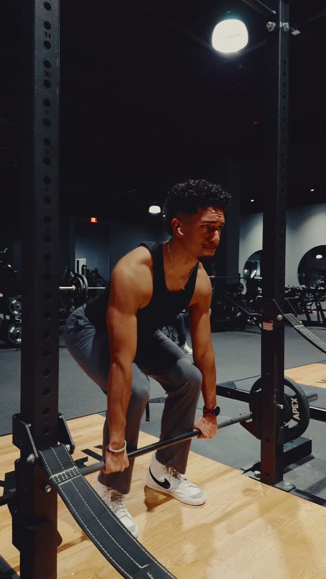 Post 3 by 𝚊𝚗dr𝚎w ✰ on Instagram (video)