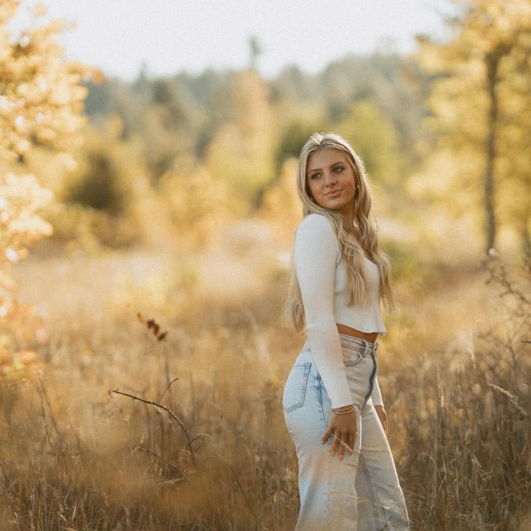 Post 9 by Dawn | Oregon Senior Photographer on Instagram (carousel)