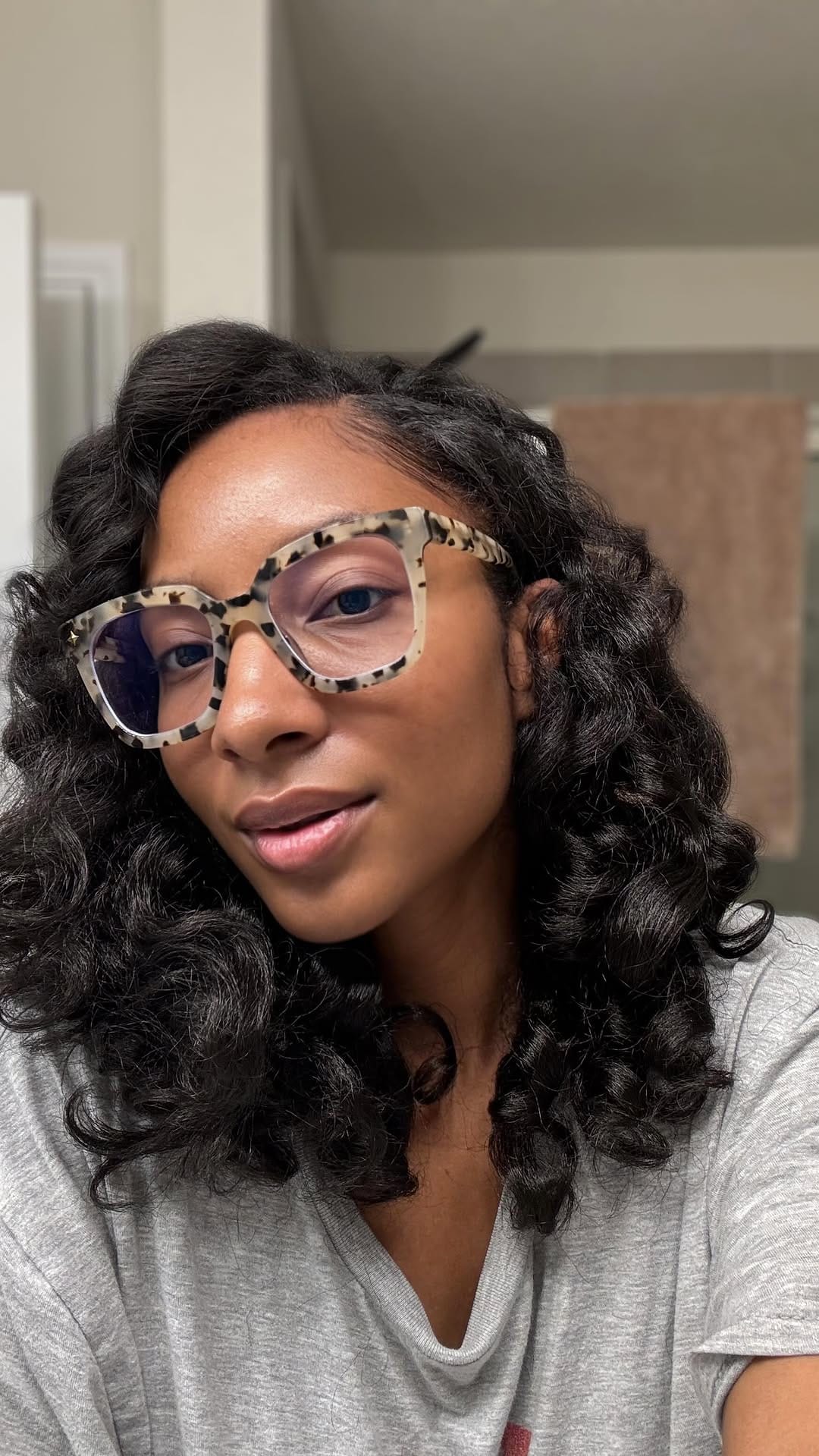 Post 6 by Amanda Evonne • Lifestyle | Beauty | Petite Fashion on Instagram (video)