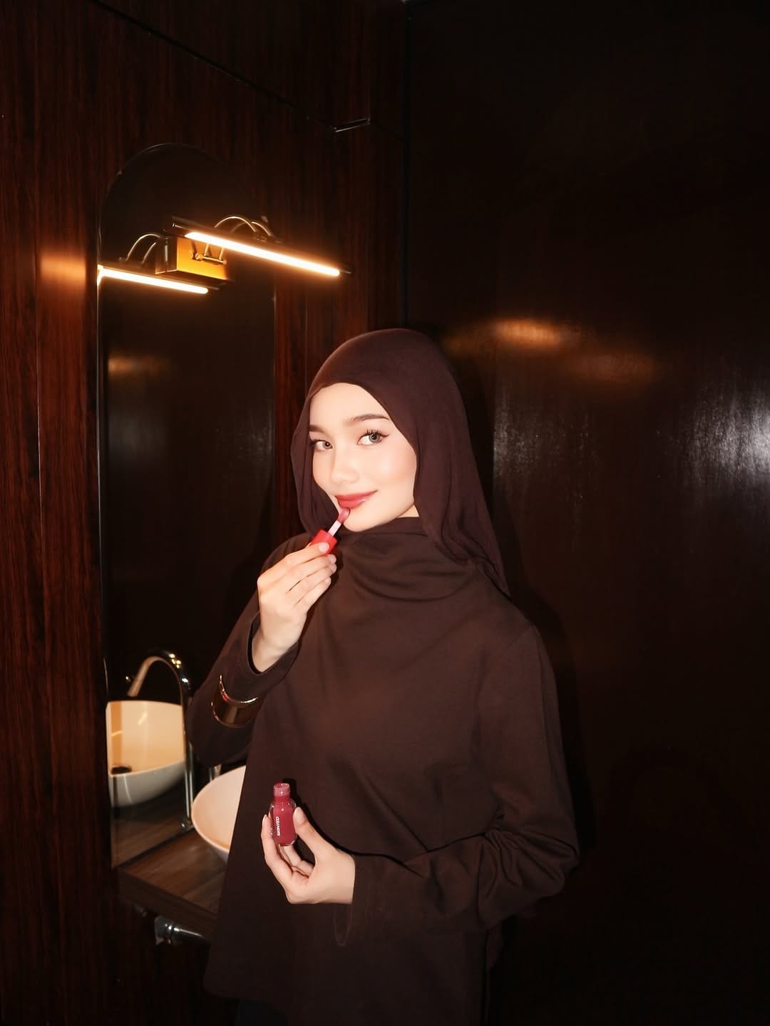 Post 4 by 𝑨𝒍𝒊𝒏𝒈 𝑨𝒓𝒂𝒇𝒂𝒉 𝑬𝒍 𝑮𝒉𝒖𝒇𝒓𝒐𝒏, 𝑺.𝑺𝒏 on Instagram (carousel)