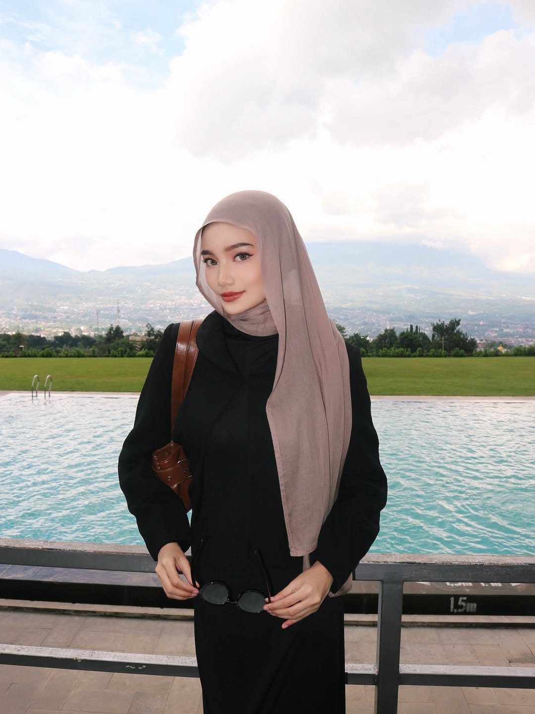 Post 2 by 𝑨𝒍𝒊𝒏𝒈 𝑨𝒓𝒂𝒇𝒂𝒉 𝑬𝒍 𝑮𝒉𝒖𝒇𝒓𝒐𝒏, 𝑺.𝑺𝒏 on Instagram (carousel)