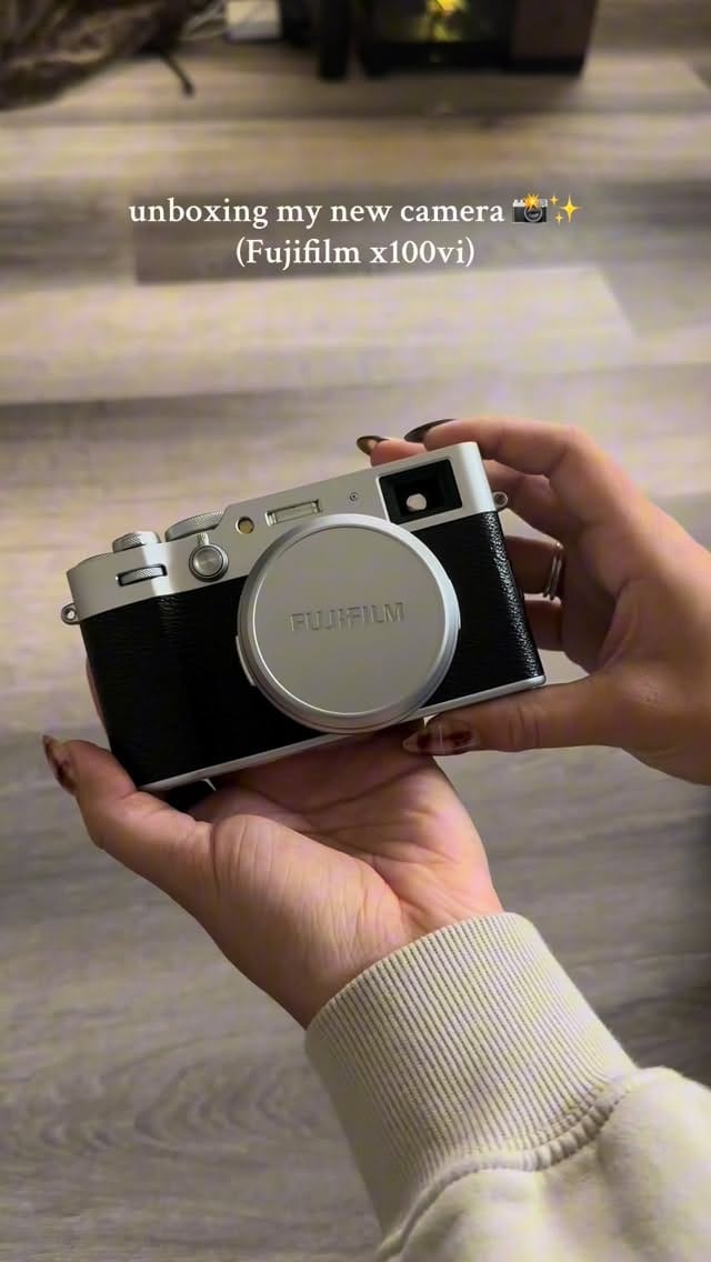 Post 7 by Riley Madison | Illinois Wedding & Lifestyle Photographer on Instagram (video)