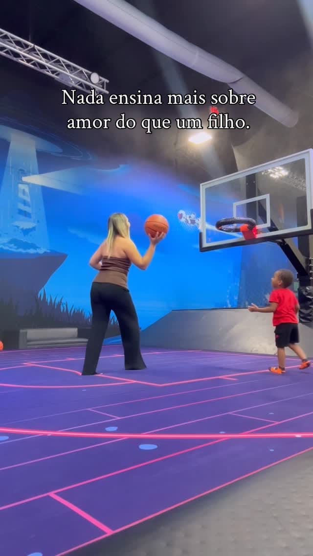 Post 5 by Rayane Maciel on Instagram (video)