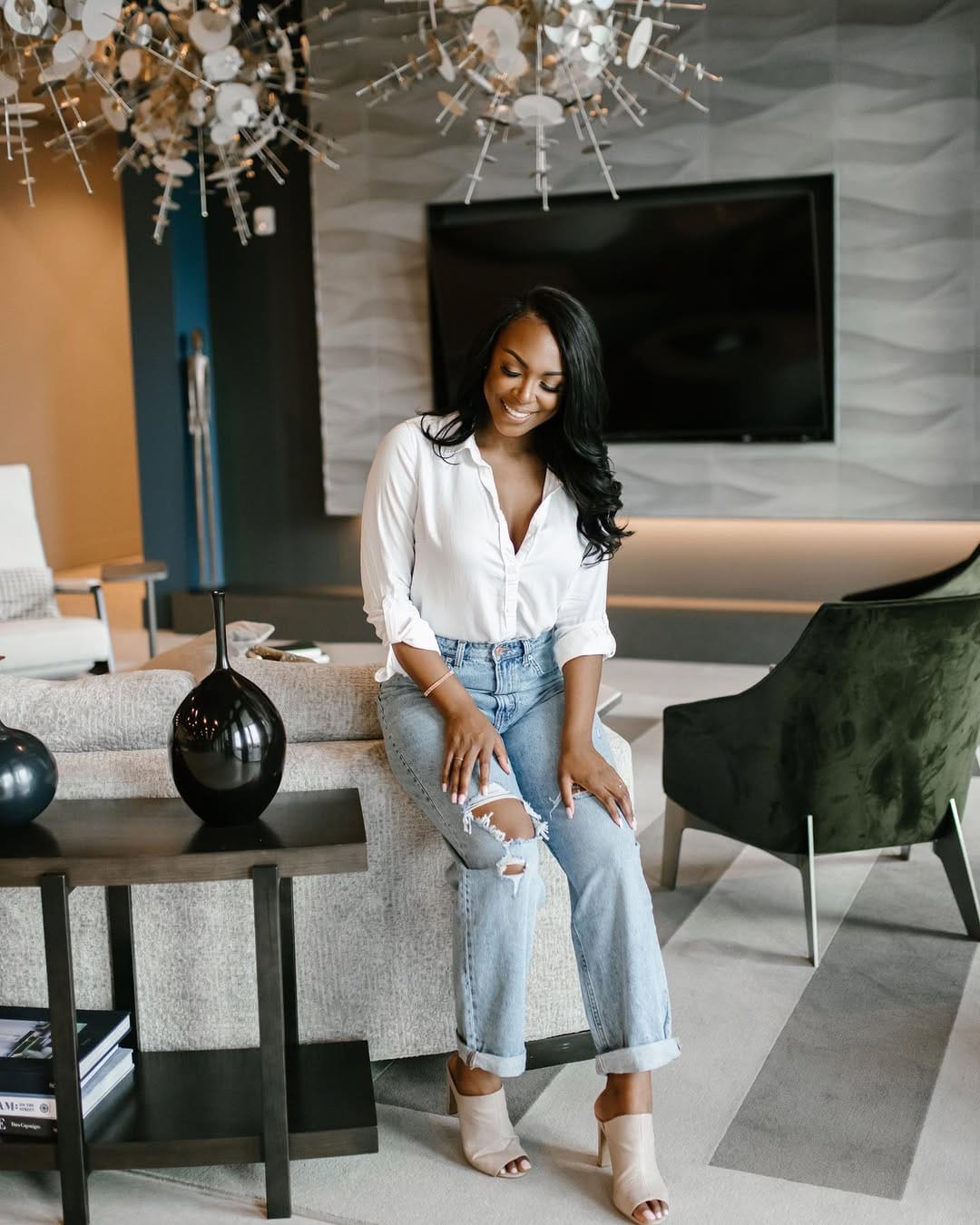 Post 10 by J’vonne Lowe on Instagram (carousel)