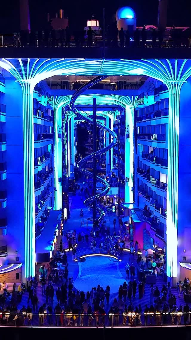 Post 3 by SAMIA EL LUXE MAGAZINE - MIAMI REAL ESTATE • LUXURY LIFESTYLE on Instagram (video)