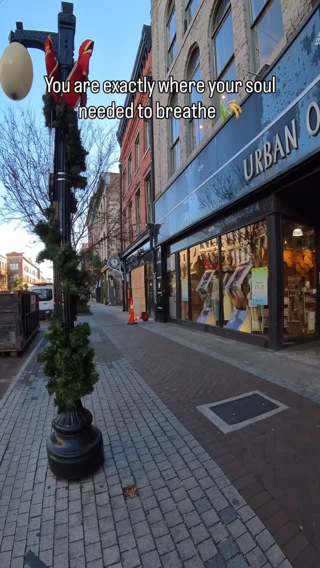 Post 6 by Rosmery Guillama on Instagram (video)