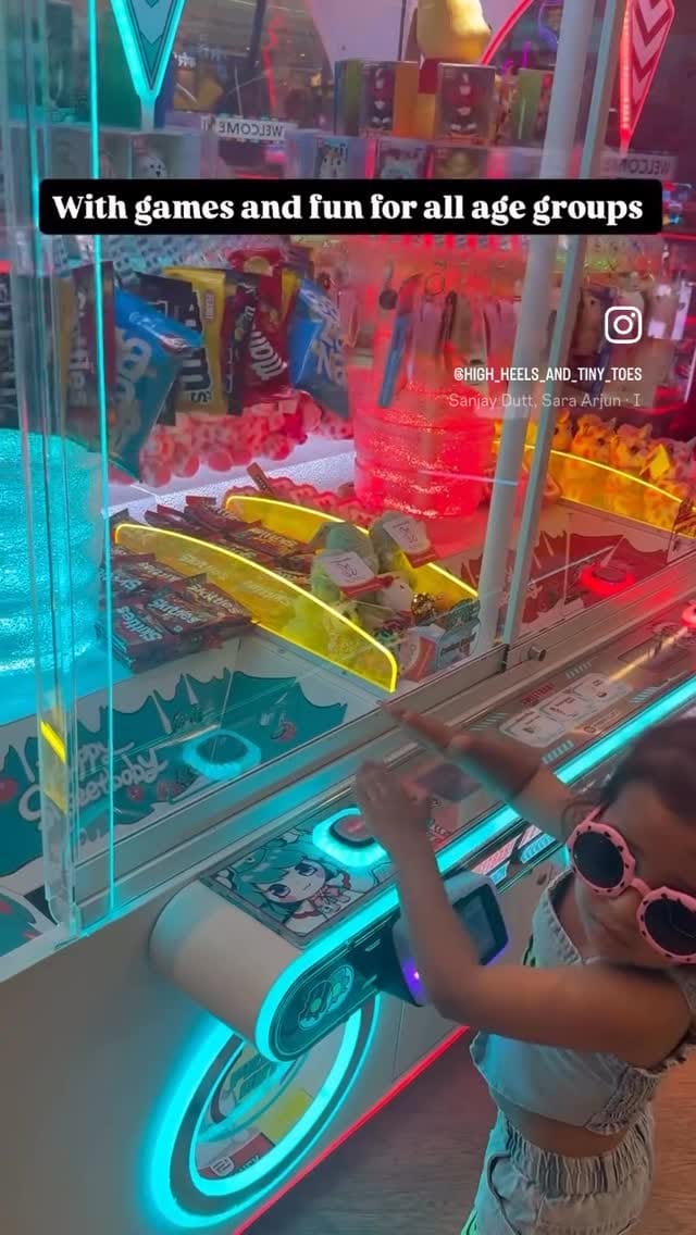 Post 4 by High_heels_and_tiny_toes on Instagram (video)