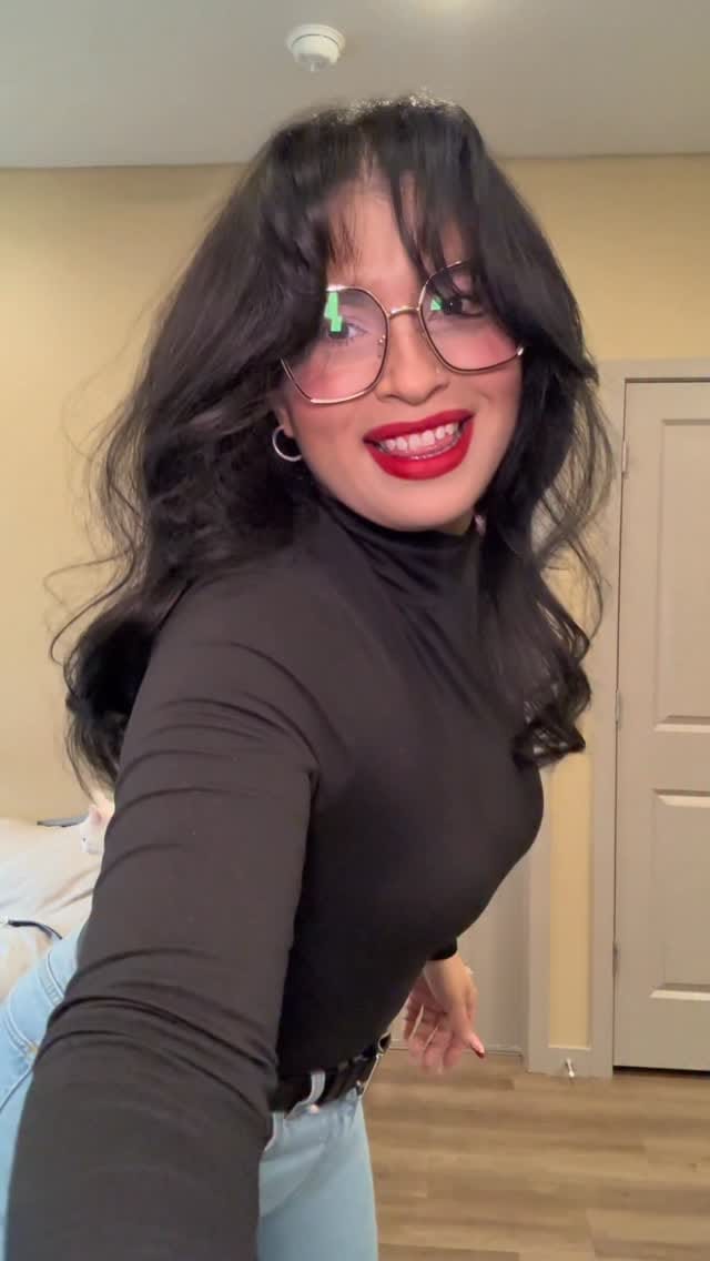 Post 3 by Diana Corona on Instagram (video)