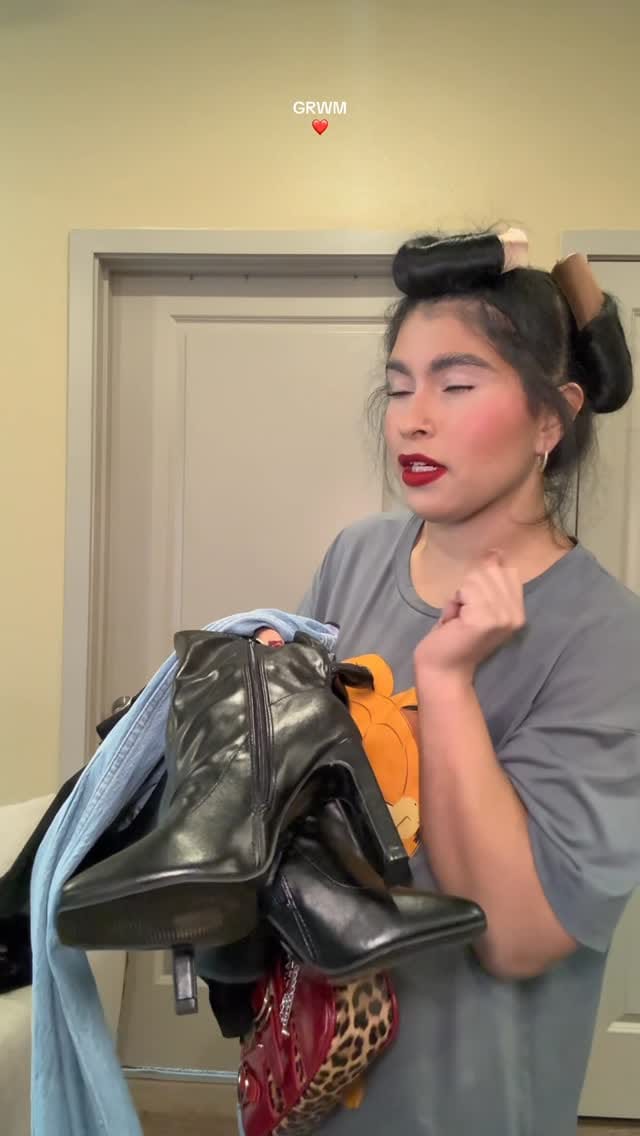 Post 6 by Diana Corona on Instagram (video)