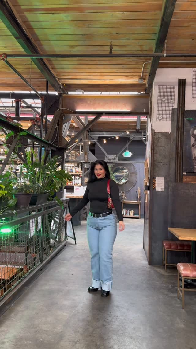 Post 5 by Diana Corona on Instagram (video)