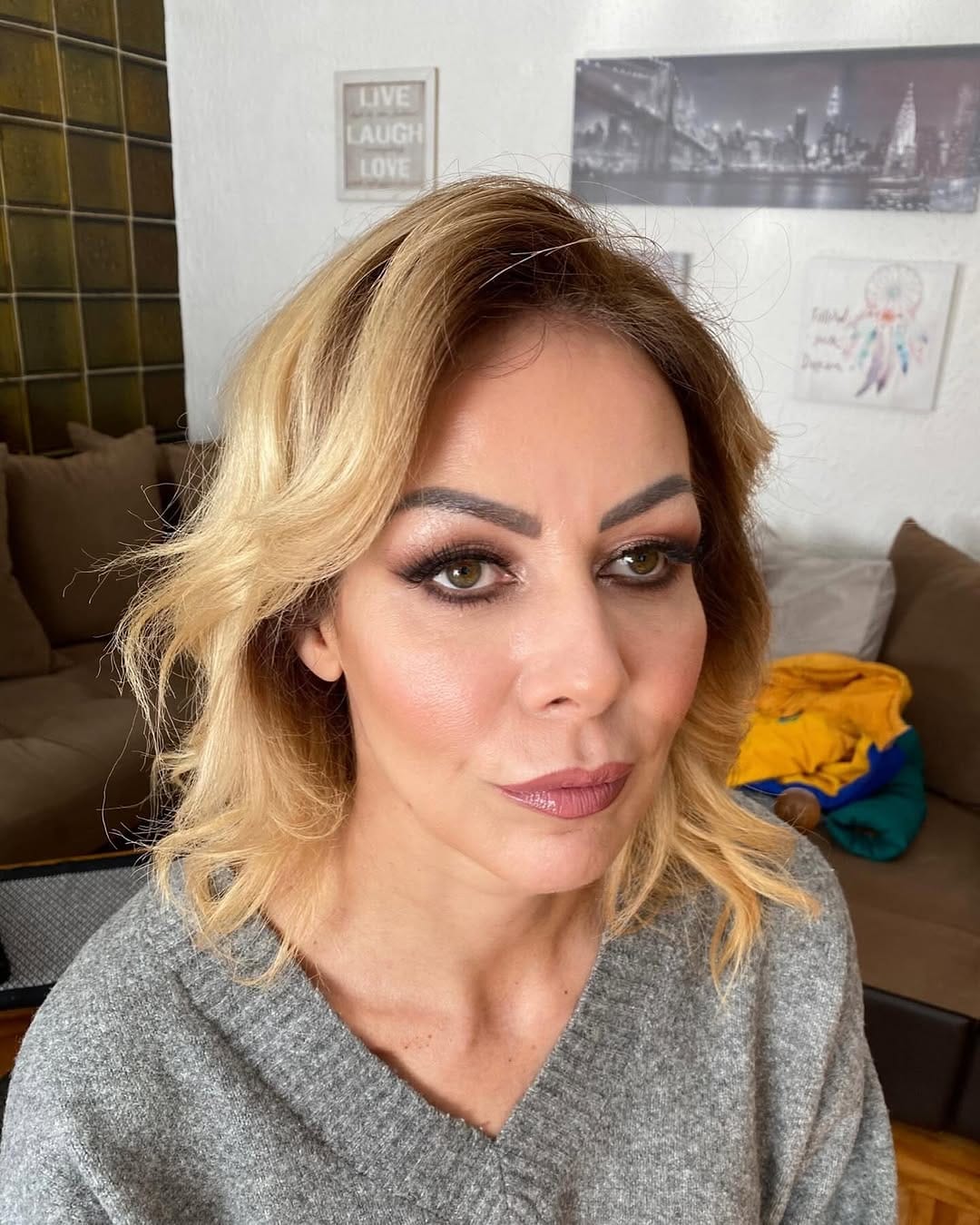 Post 7 by 𝐁𝐨𝐣𝐚𝐧𝐚 𝐒𝐚𝐯𝐢𝐜 💄🎨 on Instagram (carousel)