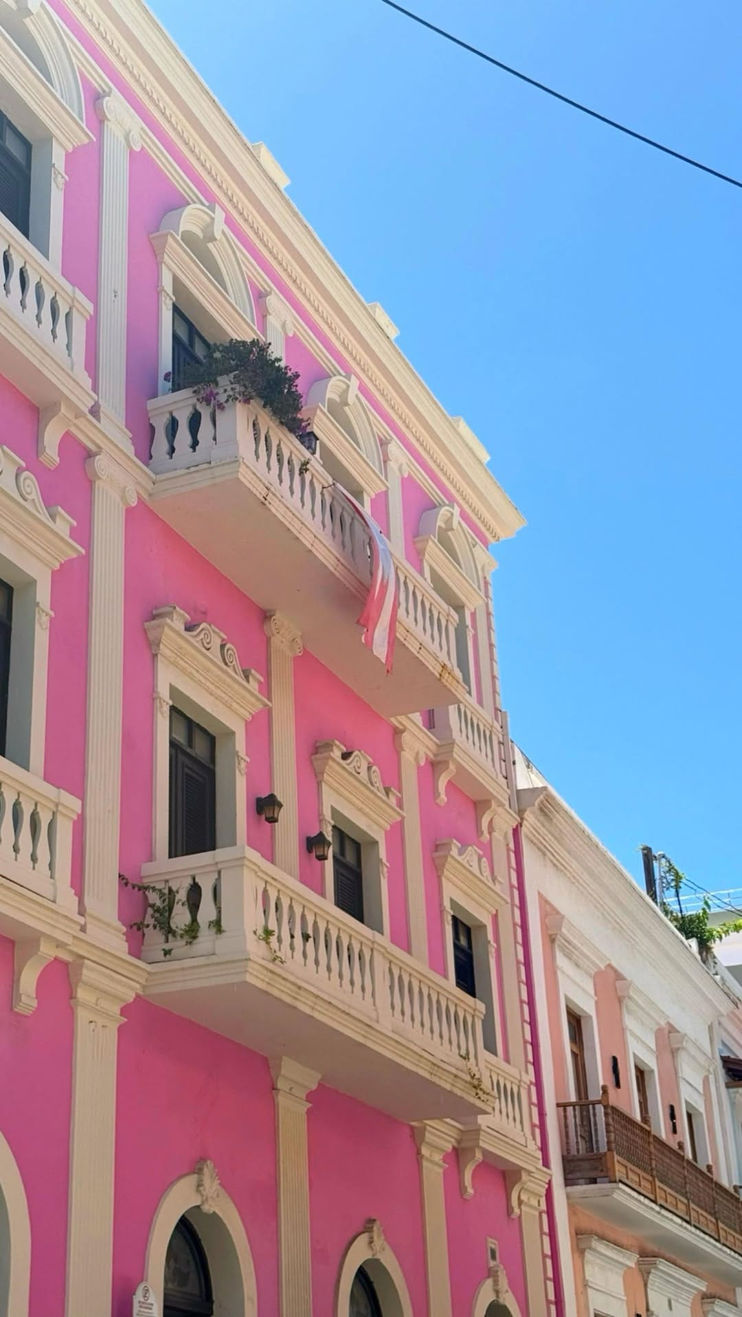 Post 9 by Tiffany Cartagena on Instagram (video)