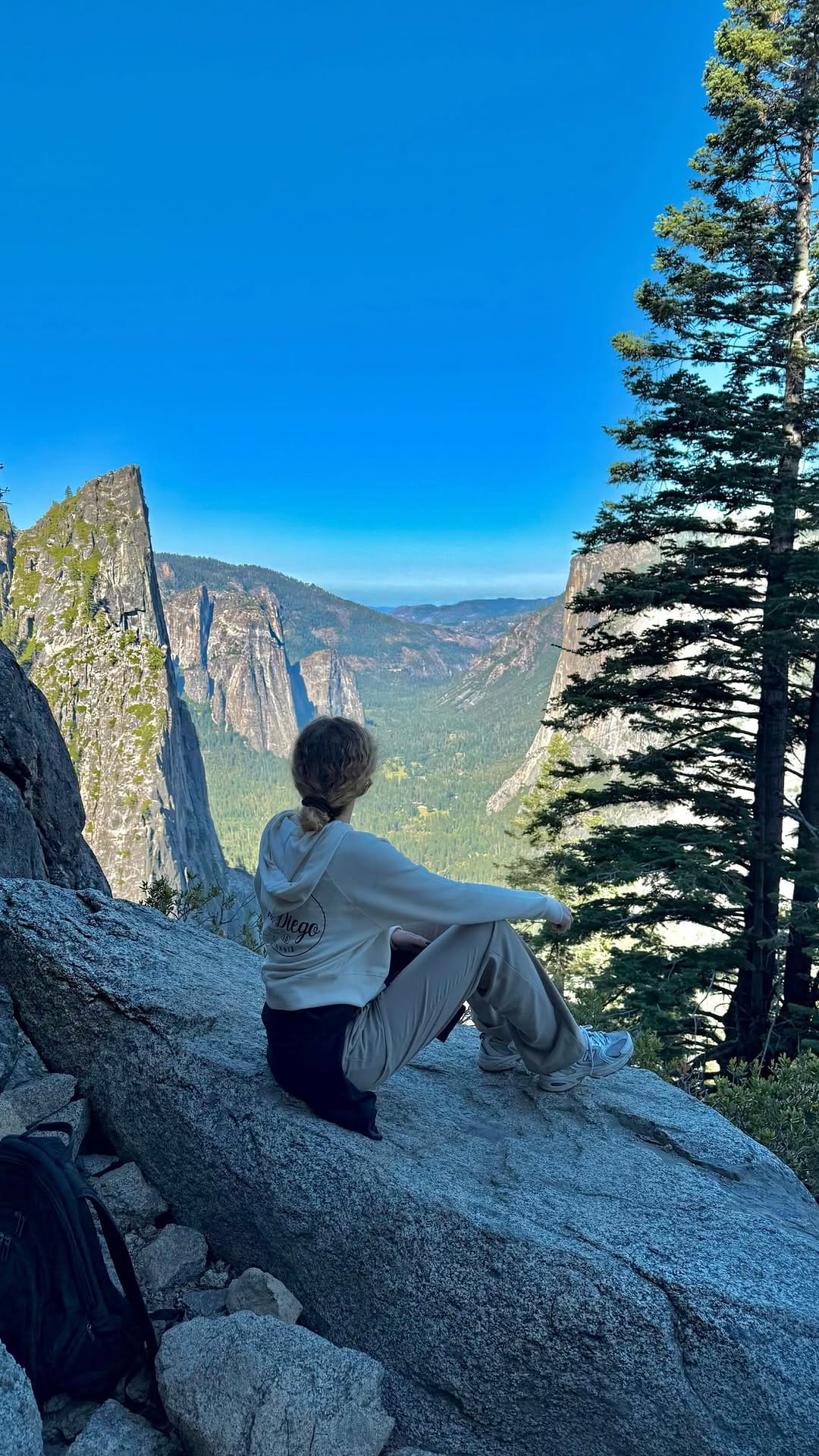 Post 2 by Elif Sibel G. on Instagram (video)