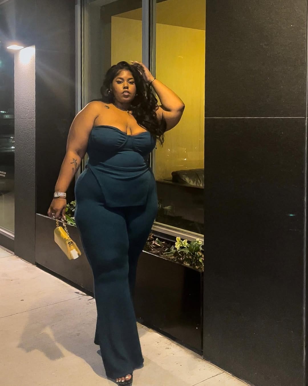 Post 9 by MYKEE | Curvy Fashion | Plus Size Fashion on Instagram (carousel)