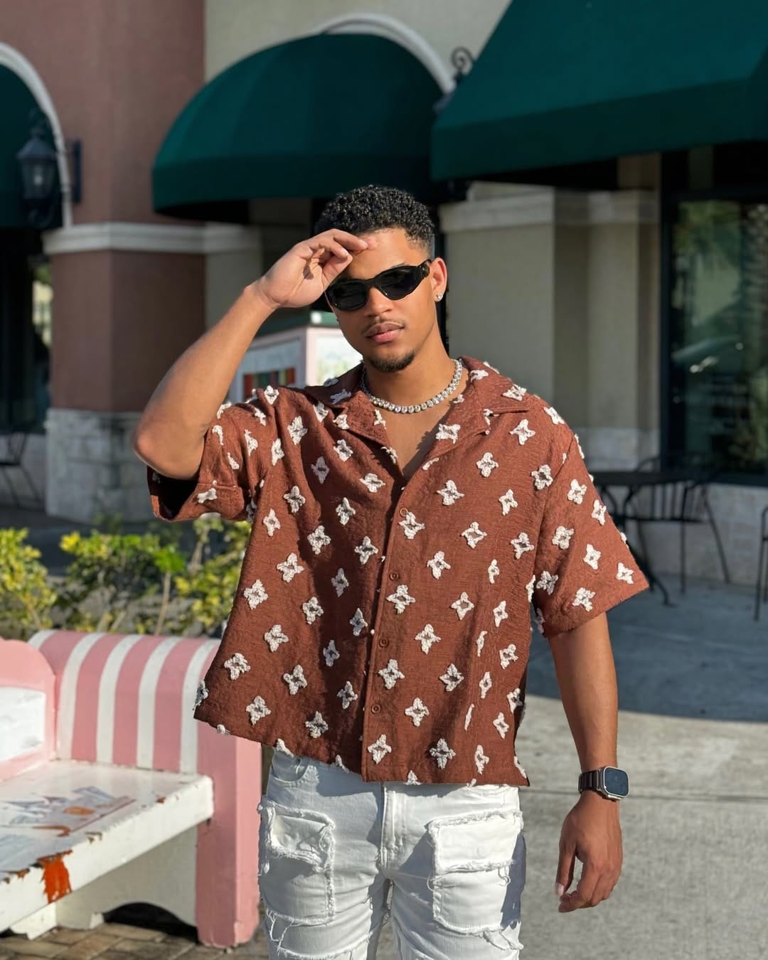 Post 4 by T O N 🇹🇹 on Instagram (carousel)