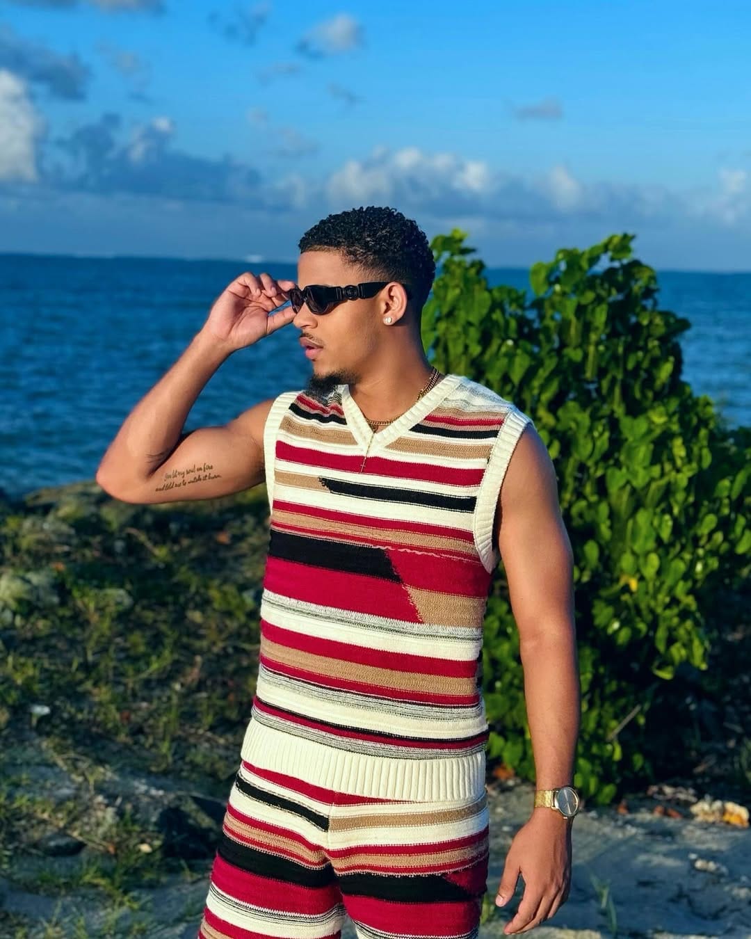 Post 9 by T O N 🇹🇹 on Instagram (carousel)