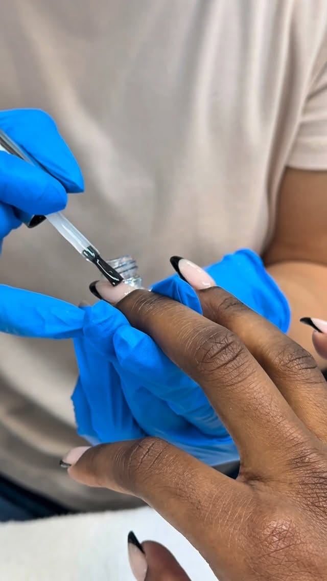 Post 6 by Aniaya Chanel on Instagram (video)