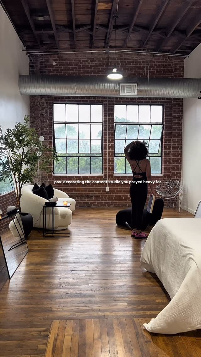Post 5 by ashley mangin on Instagram (video)