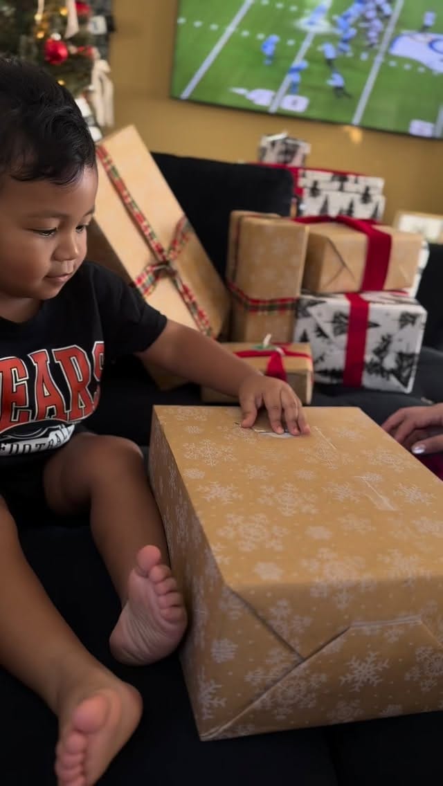 Post 3 by Kenny Daniels on Instagram (video)