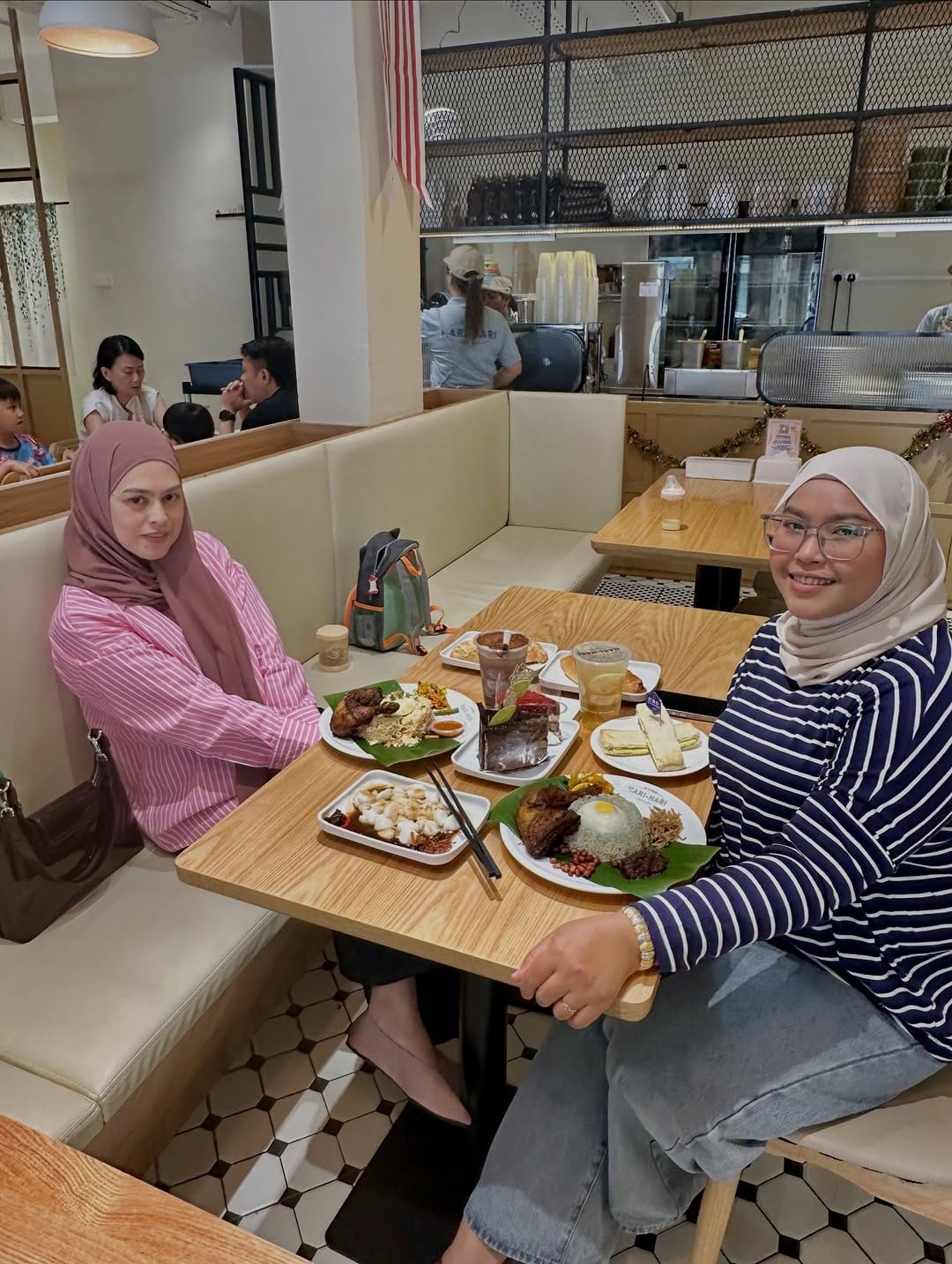 Post 3 by Aina Salsabila Aznan 🇲🇾🇵🇸 on Instagram (carousel)