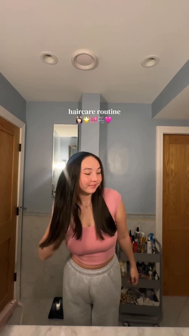 Post 2 by kate 👛🪩🌟🧖🏻‍♀️🛍️🌷 on Instagram (video)