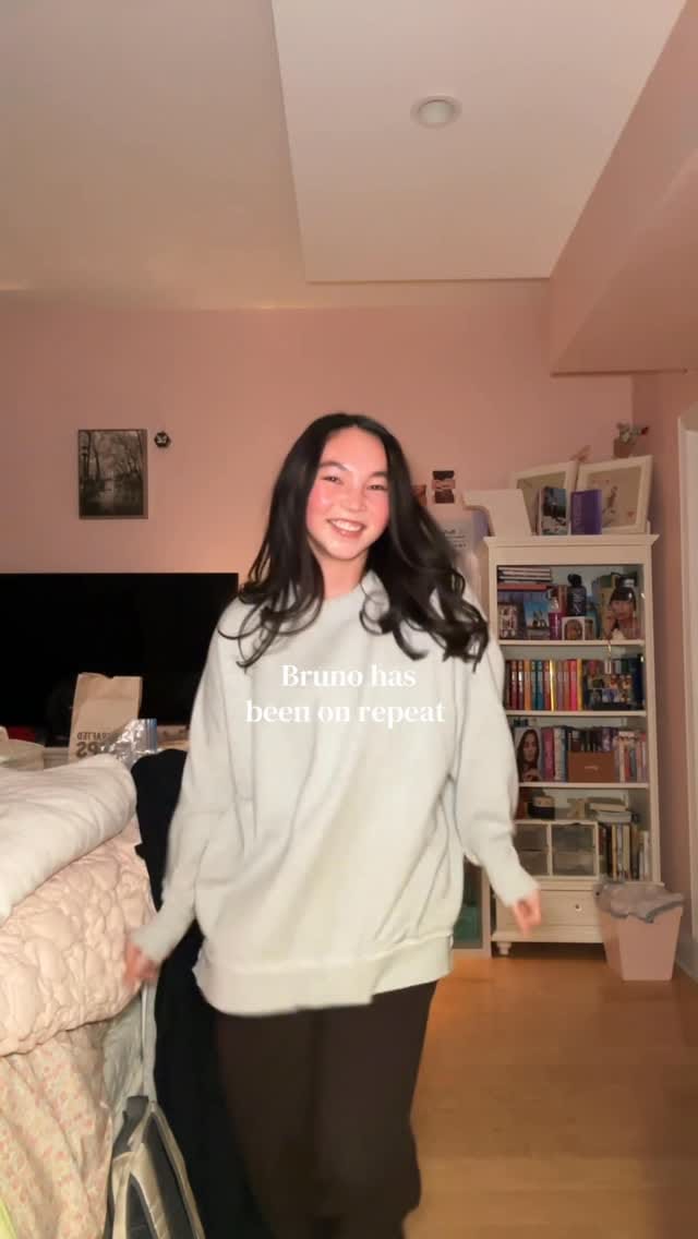 Post 3 by kate 👛🪩🌟🧖🏻‍♀️🛍️🌷 on Instagram (video)