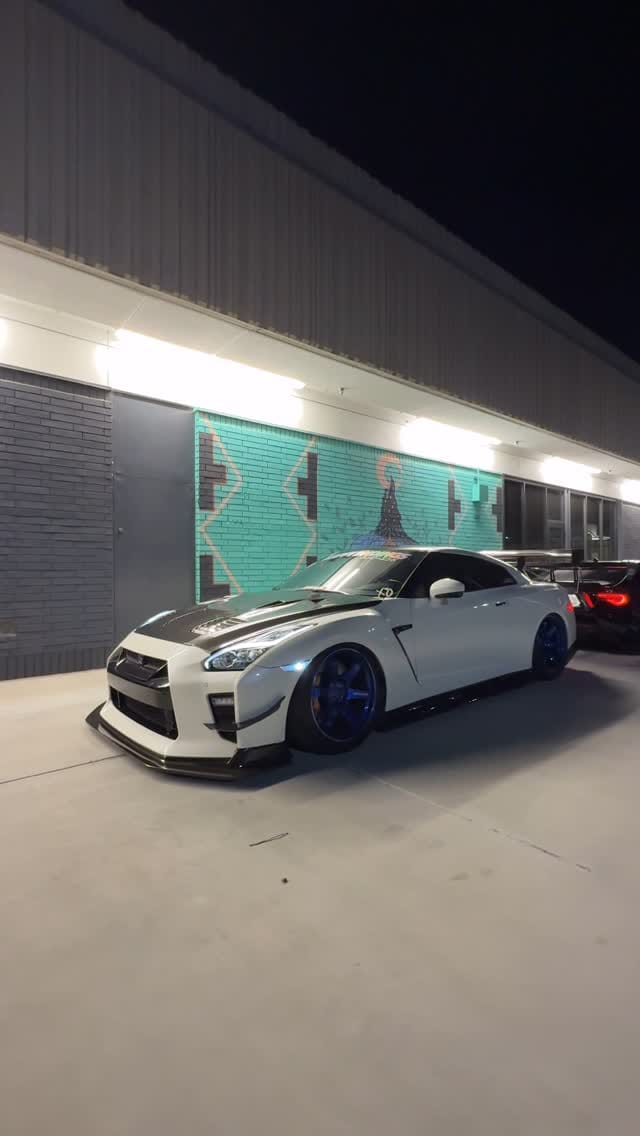 Post 4 by Jonathan on Instagram (video)
