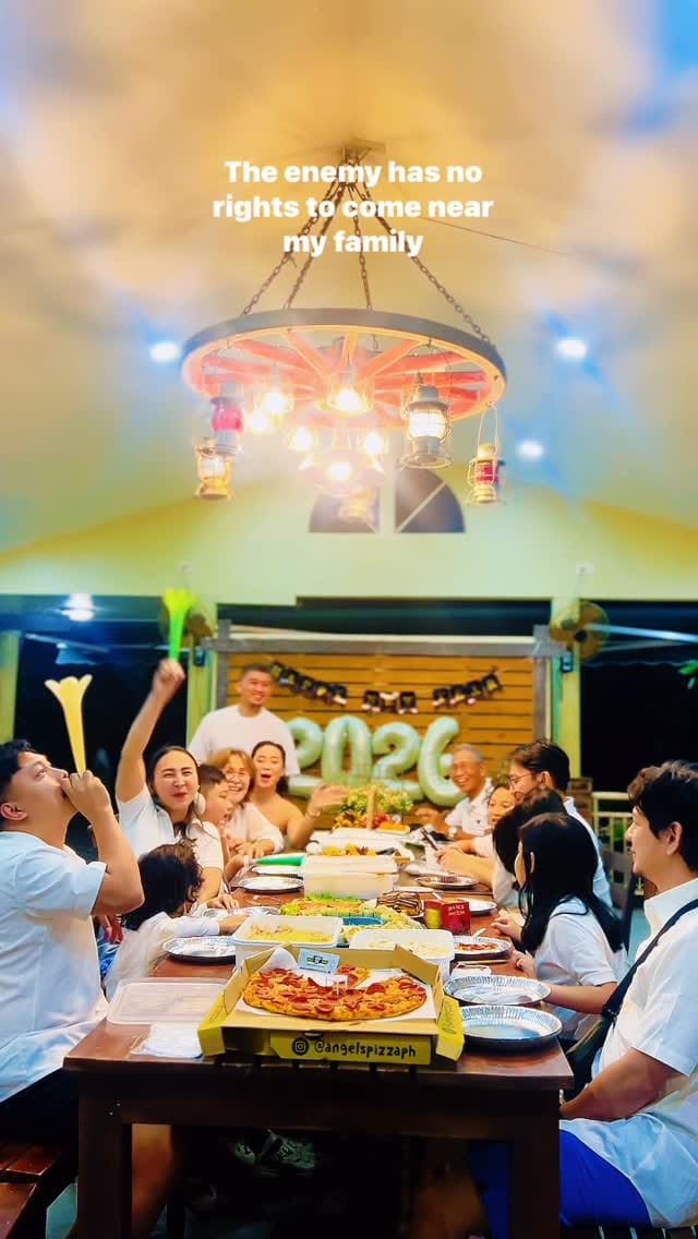 Post 3 by Momma Zel on Instagram (video)