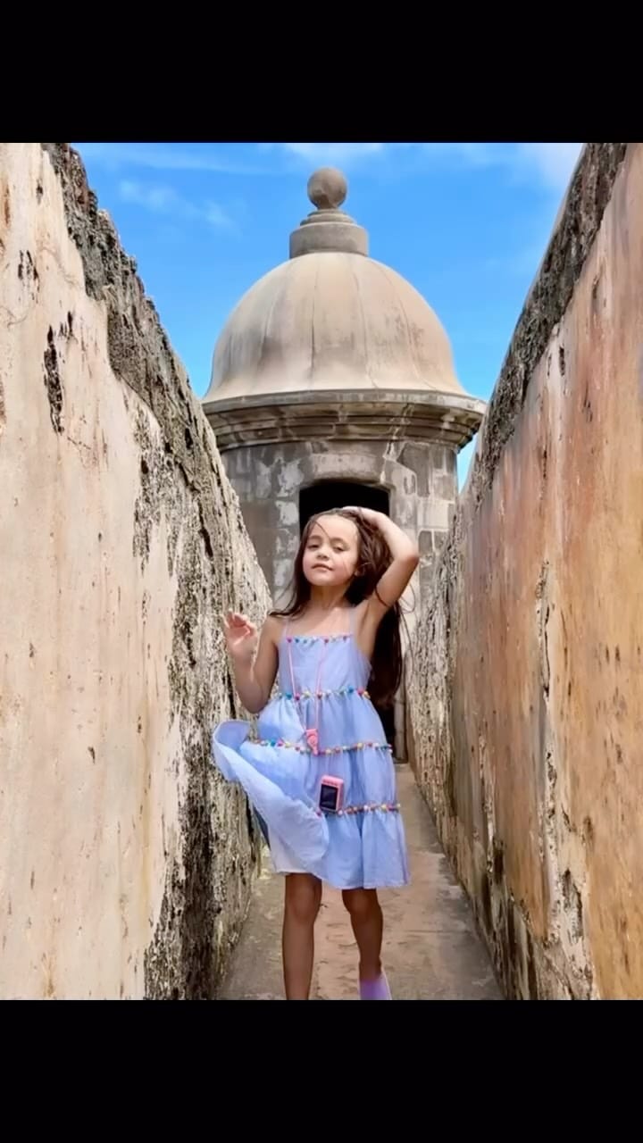 Post 7 by Cat Hoa on Instagram (video)