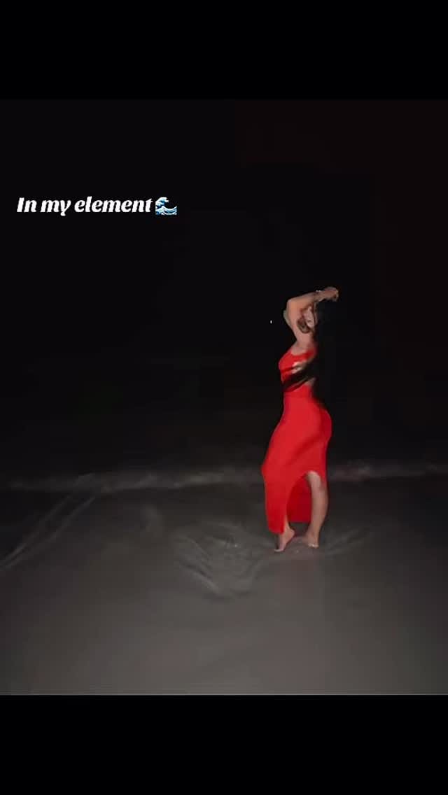 Post 6 by AnnaMarie on Instagram (video)
