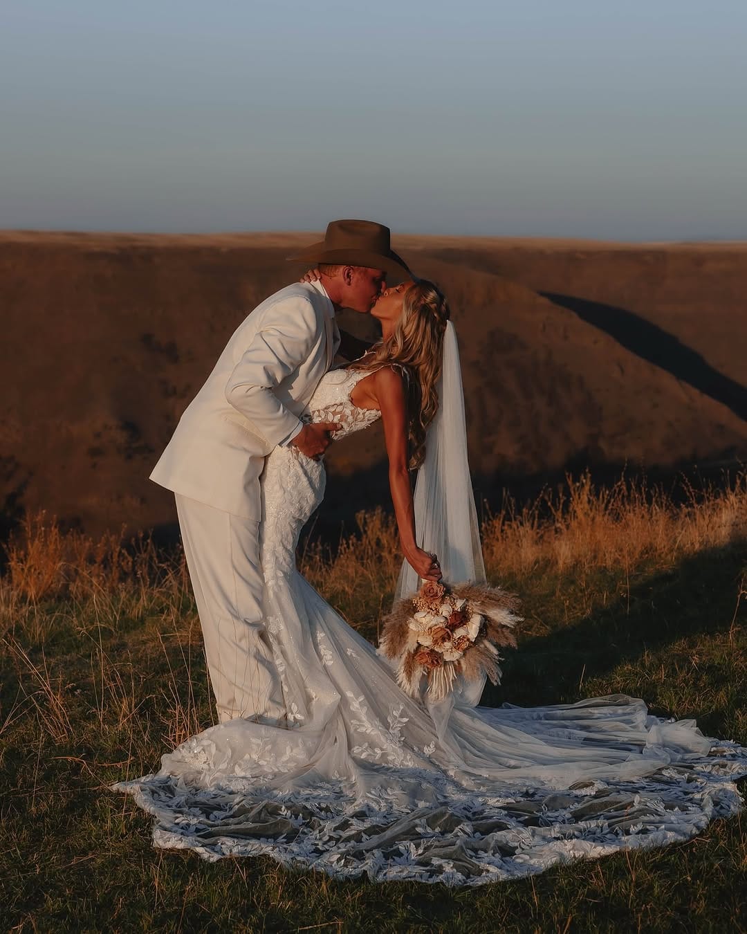 Post 2 by Kaylee Key | Western Lifestyle Photographer on Instagram (carousel)