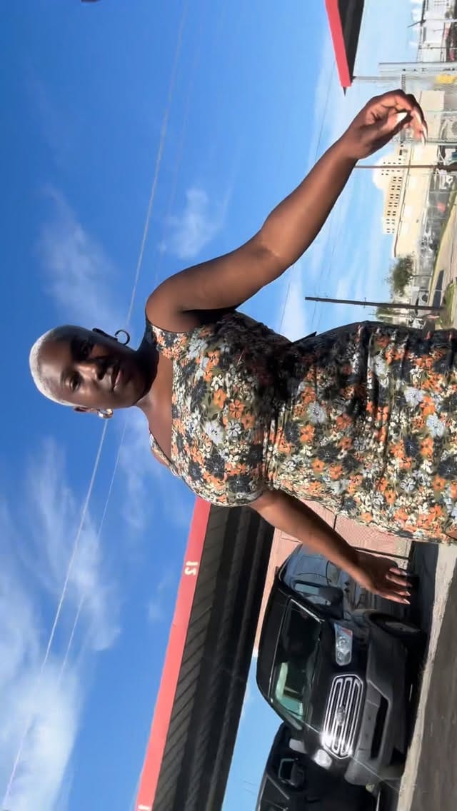 Post 3 by @deirdrab on Instagram (video)