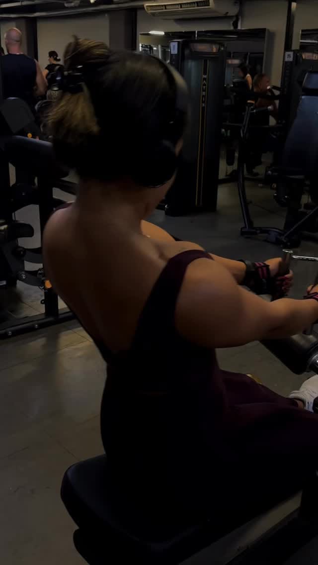 Post 6 by Layza Sousa on Instagram (video)