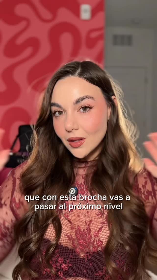 Post 8 by Ori | Maquilladora on Instagram (video)