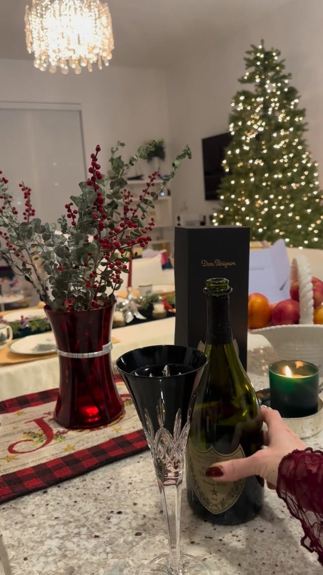 Post 3 by Joy Bowden Lifestyle blogger/influencer(Actress Joy Jolise) on Instagram (video)