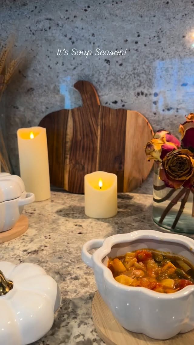 Post 6 by Joy Bowden Lifestyle blogger/influencer(Actress Joy Jolise) on Instagram (video)