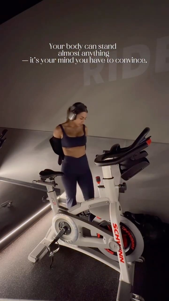 Post 7 by Iara Barbosa on Instagram (video)