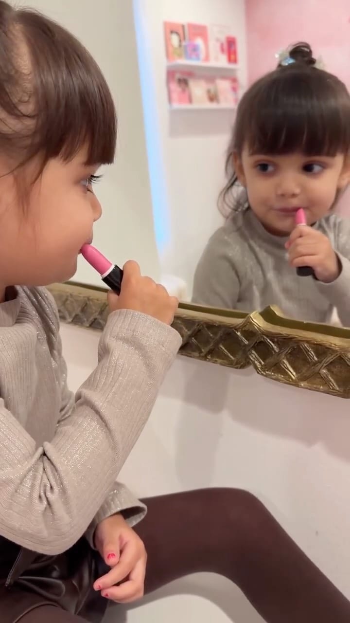 Post 2 by K I R A & K E T A on Instagram (video)