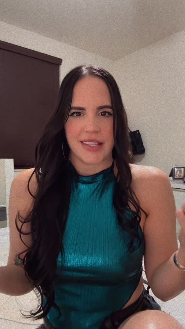 Post 4 by EVELYN 💎 ALMANZA on Instagram (video)