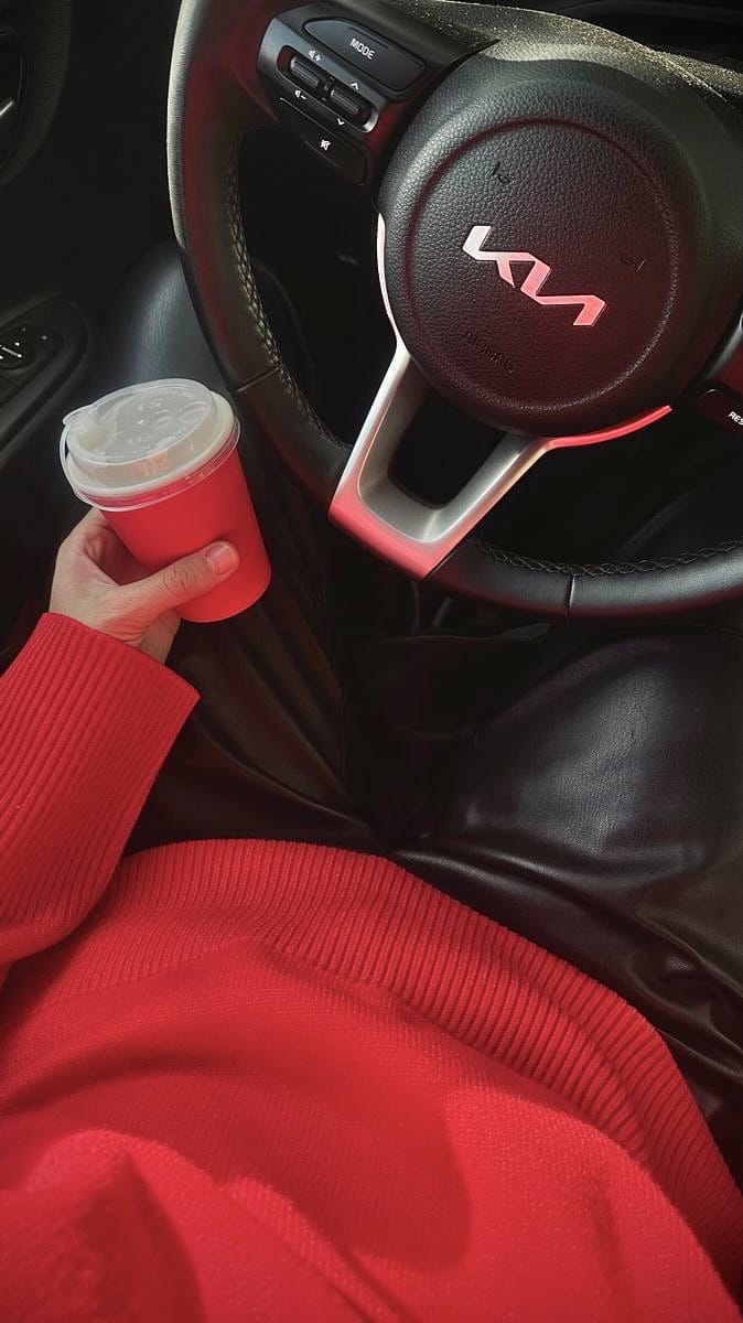 Post 9 by Mia Enriquez on Instagram (video)