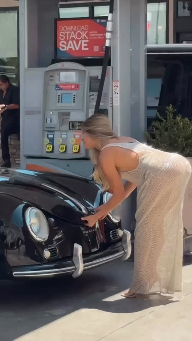 Post 8 by STEPHEN MILLS DESIGNS on Instagram (video)