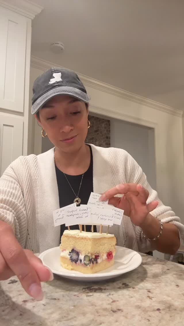 Post 6 by Rocio Isabel on Instagram (video)