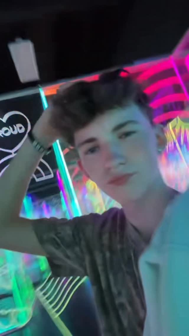 Post 10 by hudson♥ on Instagram (video)